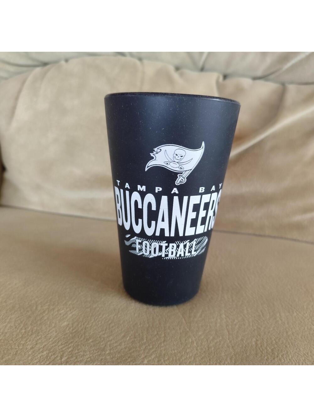 Tampa Bay Buccaneers 16 OZ SILICONE PINT GLASS NEW WINCRAFT